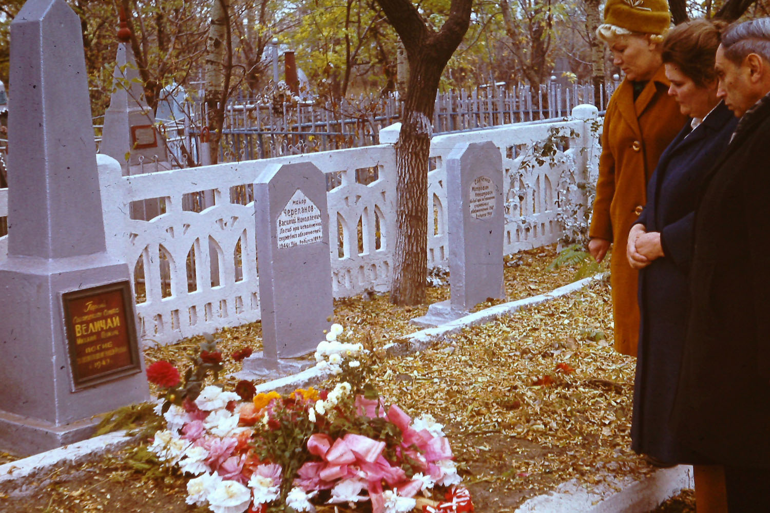  Встреча ветеранов 35 гвсд 15.10.1973 в Синельниково у могилы Величая