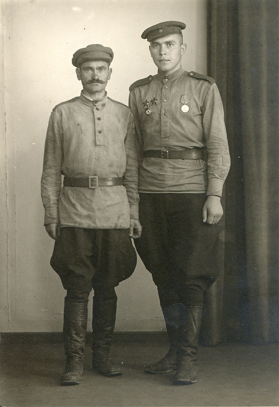 Мишура Евгений   справа Германия 1945 г